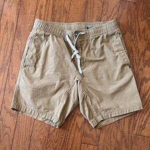 Vuori Men’s Sz M Drawstring Shorts Tan Athletic Casual Hybrid Comfort